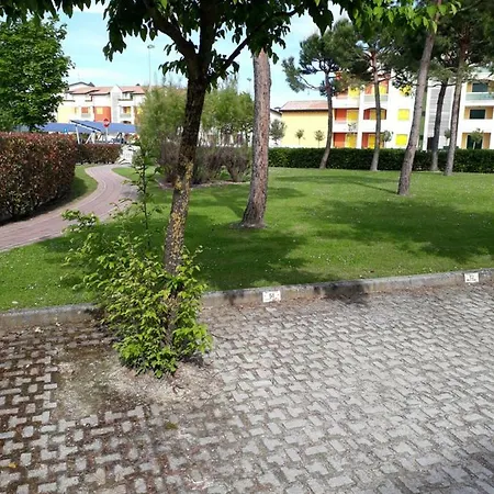 Appartamento Ai Tigli Caorle Exterior photo