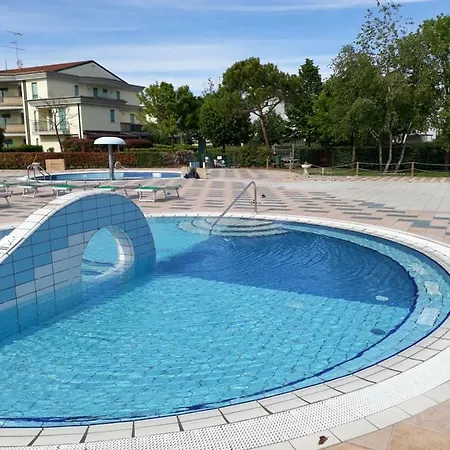 Appartamento Ai Tigli Caorle Exterior photo